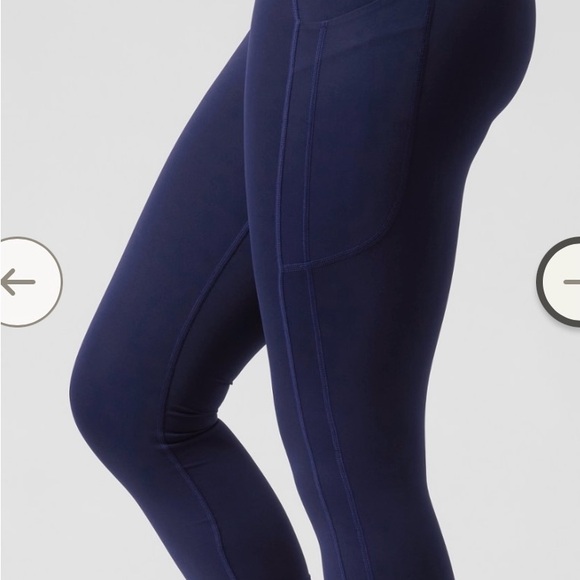 Athleta ultimate stash capri leggings M. Navy blue - Picture 1 of 5